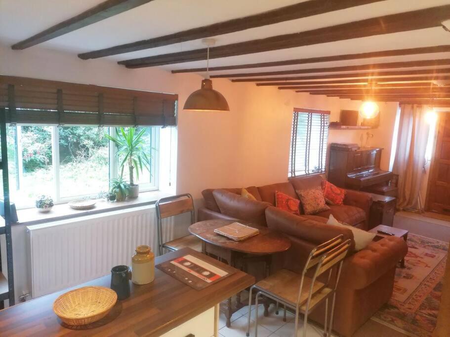The Old Barn, Cosy Townhouse In Leominster Vila Exterior foto